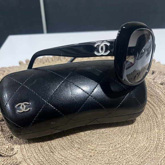 CHANEL Accessories - Chanel 5183